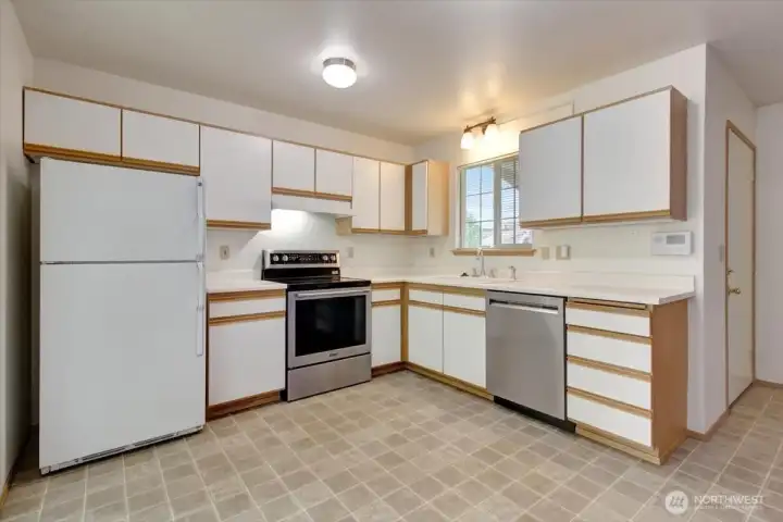 Kitchen with stainless appliances Kitchen with stainless appliances