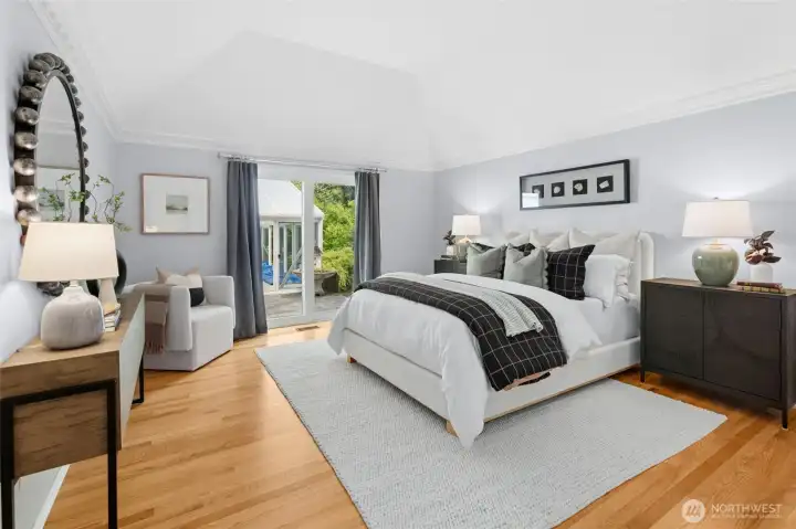 Primary en suite overlooks the courtyard.