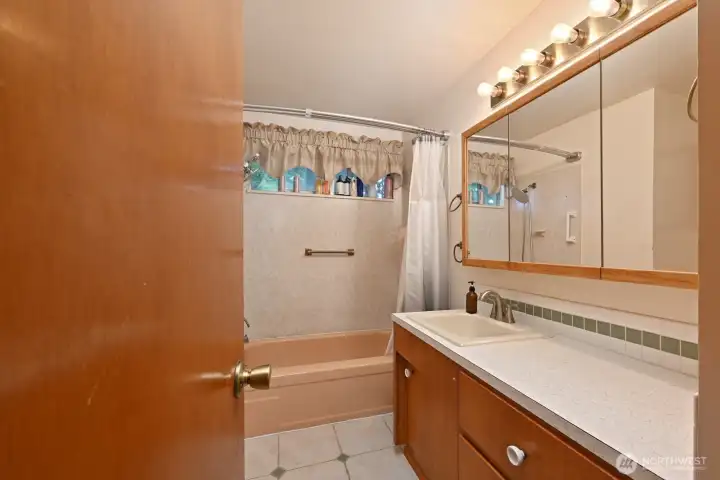 Full bath upstairs. The lower level three-quarter bath is in the process of being remodeled. To be done by closing. Full bath upstairs. The lower level three-quarter bath is in the process of being remodeled. To be done by closing.