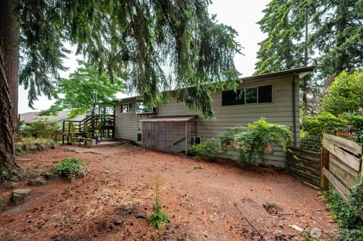 Private haven of a back yard! Private haven of a back yard!