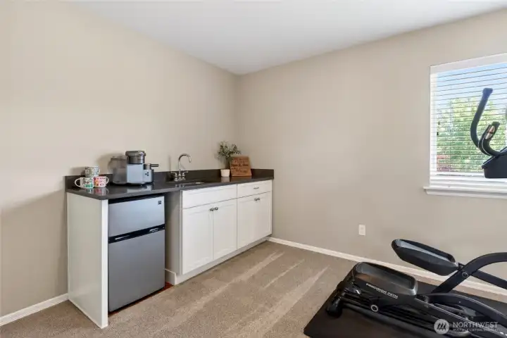 Wet bar in bonus