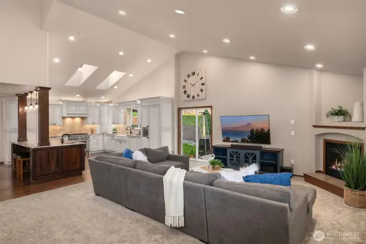 Vaulted ceilings make the main floor feel roomy. Vaulted ceilings make the main floor feel roomy.