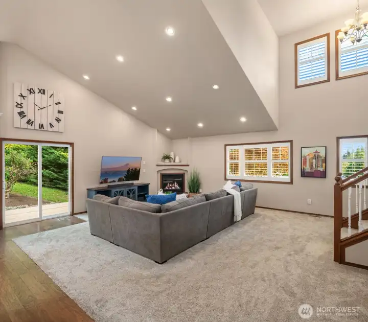 Lots of space for gathering and entertaining. Lots of space for gathering and entertaining.