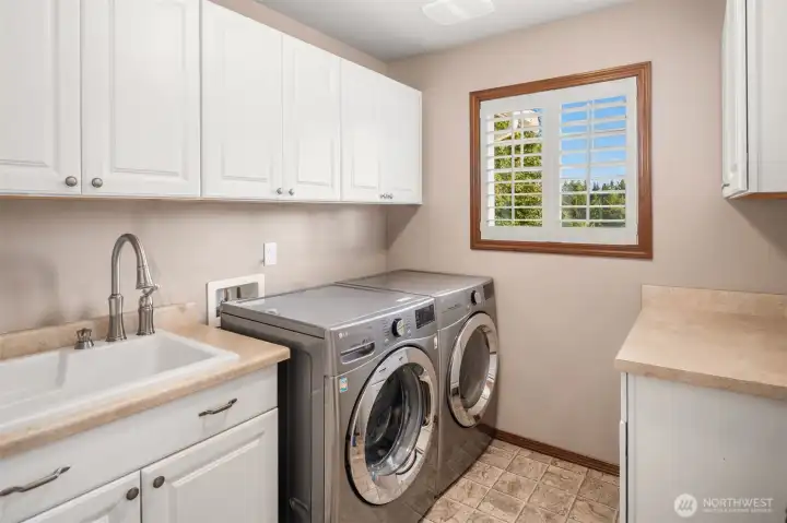 Laundry room upstairs. Laundry room upstairs.