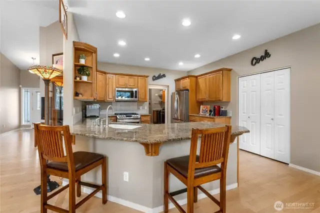 Kitchen Eating Bar