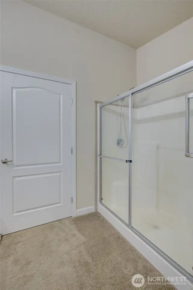 Ensuite 5-Piece Bathroom