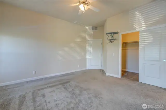 Primary Bedoom w/ Walk-in Closet