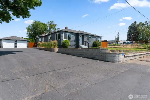 Central East Wenatchee Location, Off Street/ RV Parking