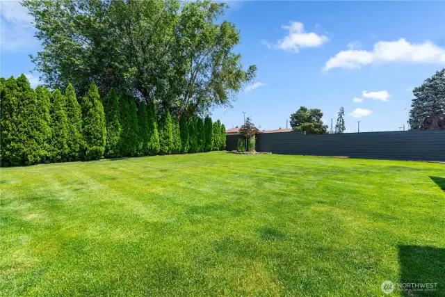 Mature Landscaping, Manicured Grounds