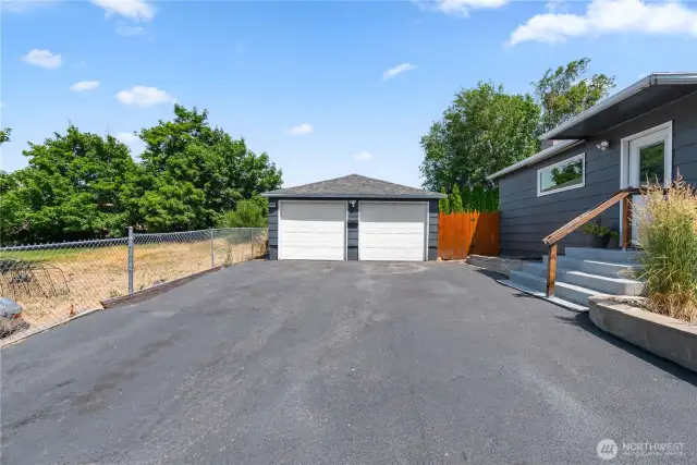 Detached Two Car Garage / Shop