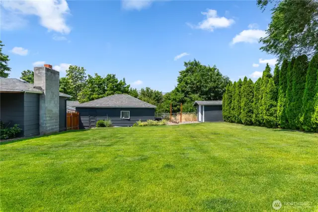 Large Manicured Yard, Mature Landscaping
