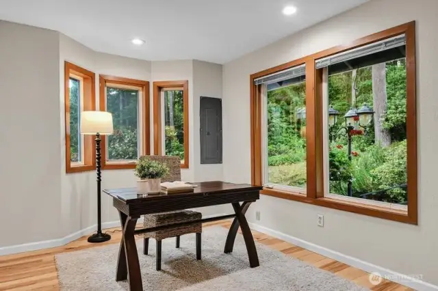 Bedroom or make it an exceptional office.