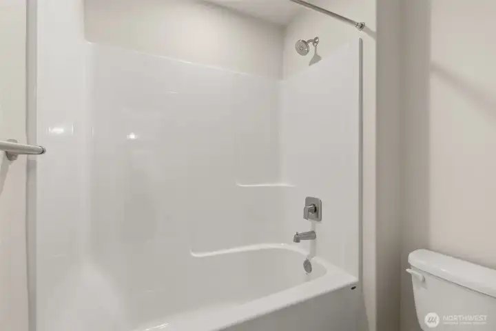 Full tub/shower in upstairs hall bathroom