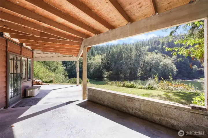 Covered dry paitio