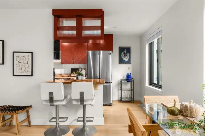 Open Kitchen design with eating bar