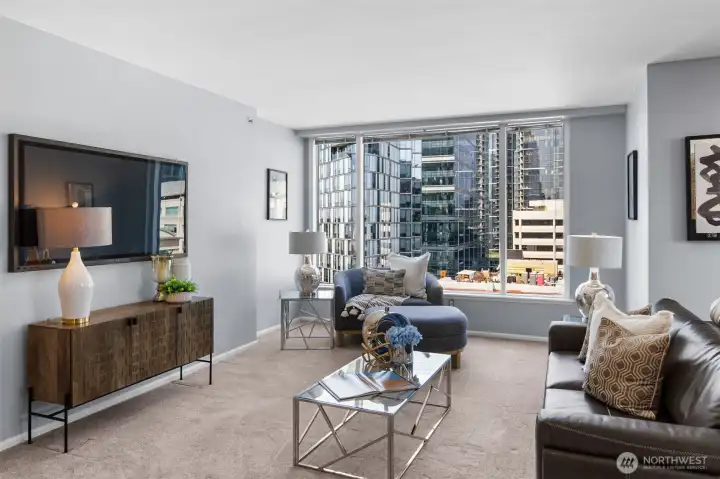 Southeast-facing condo with natural light and Cascade views in downtown Bellevue