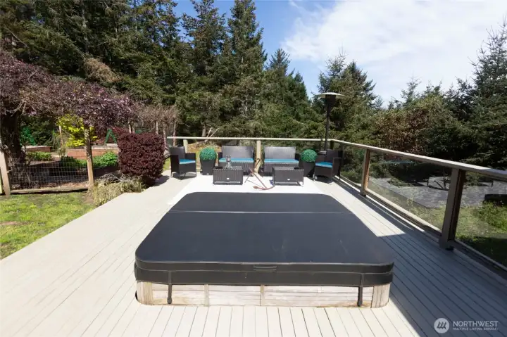 Hot tub on deck