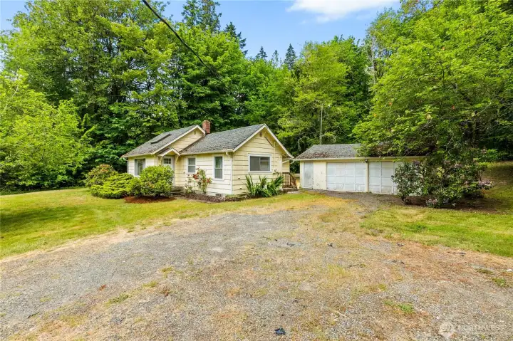 House (left) & Garage (right)