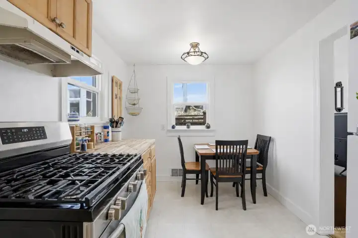 Convenient eat-in kitchen.