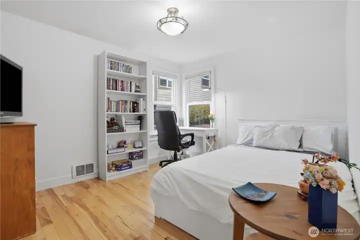Third bedroom or office space with lots of light.