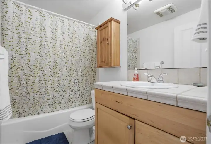 Freshly painted Full bathroom.