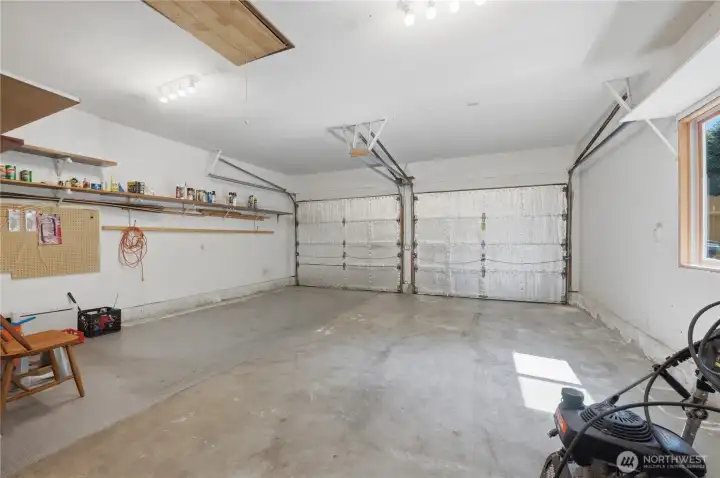 Nice big garage!