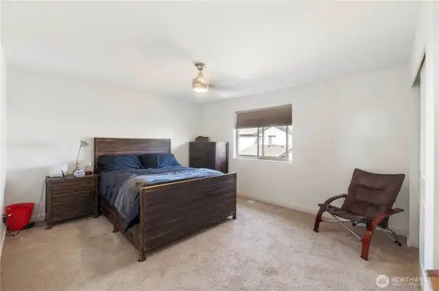 Upstairs guest bedroom