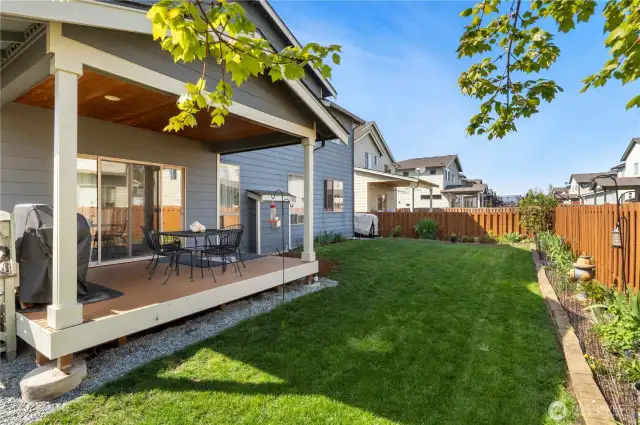 Covered deck/patio includes natural gas hookup.