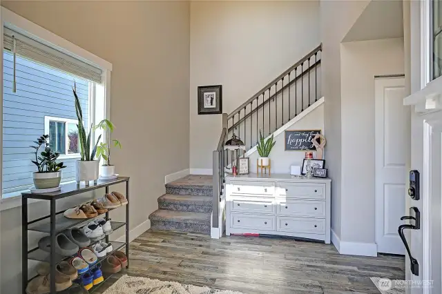 Big foyer, upgraded wide-trim, plank flooring...