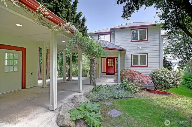 Front Exterior of Home with Shop and Breezeway