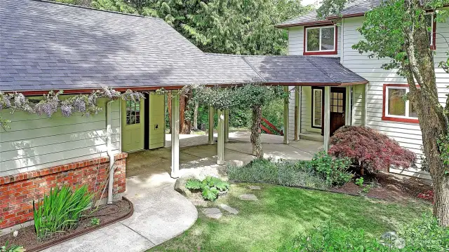 Front Exterior of Home with Shop and Breezeway