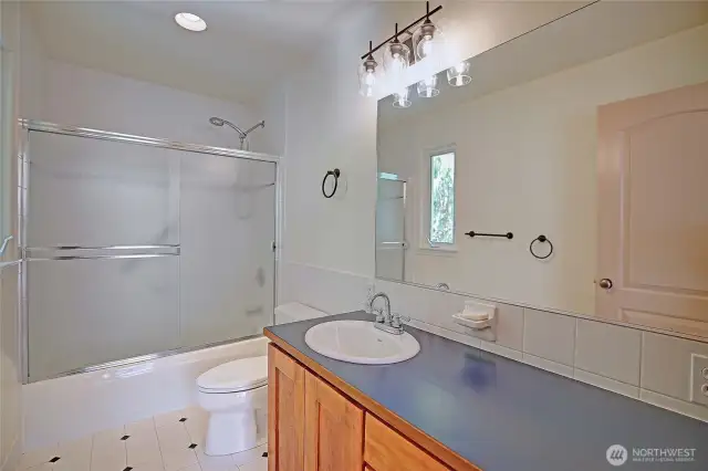 Guest Full Bathroom