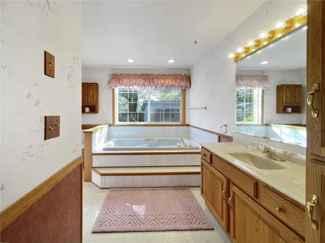 Primary Bath with Jetted Tub