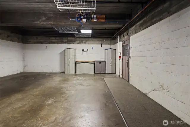 Secure parking in garage w/ MORE STORAGE
