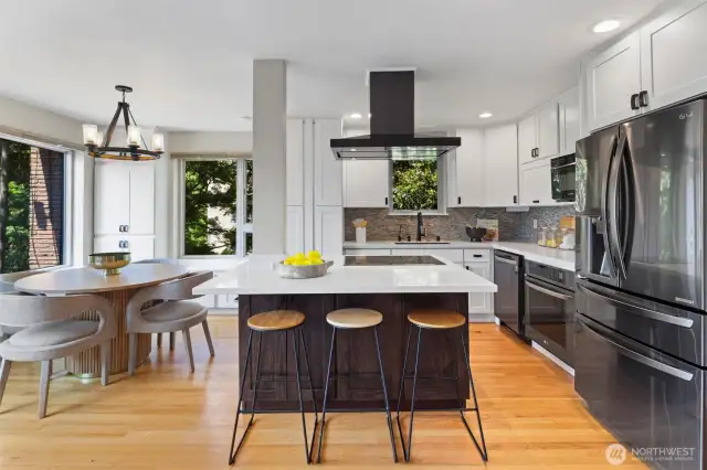 High quality remodel make the kitchen open & functional