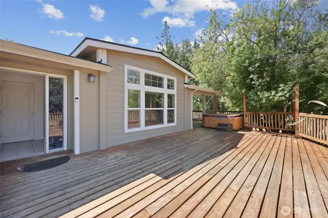 Huge deck on primary home, wraps around 2 sides