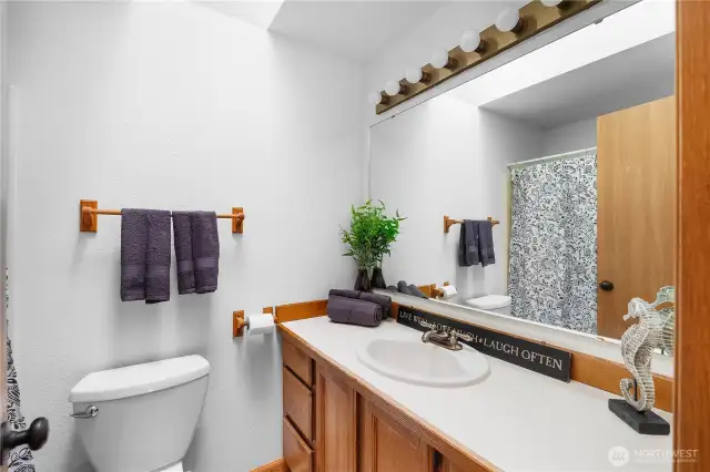 Guest bath - full bath with tub and shower.