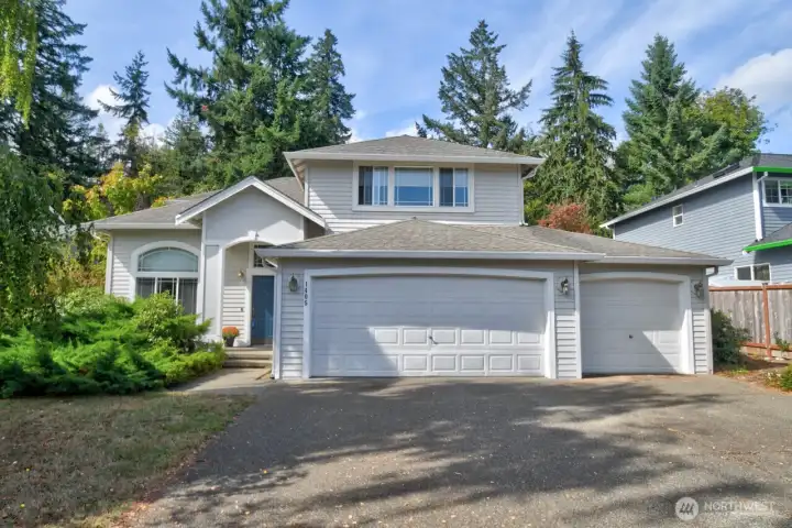 4 bdrm - 3 bay garage!