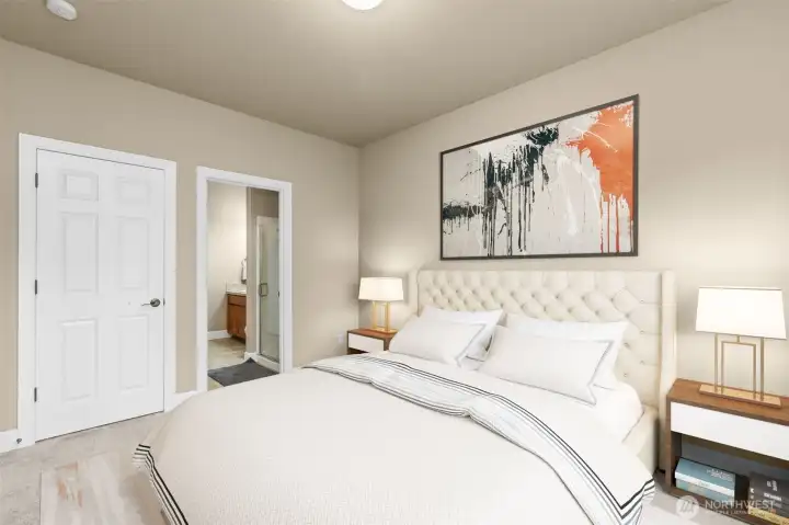 spacious flex space with attached jack and jill full bathroom