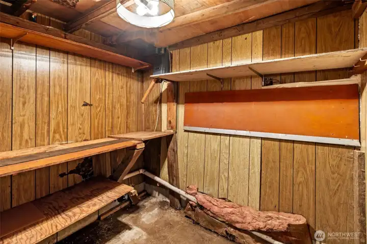 Room in Carport