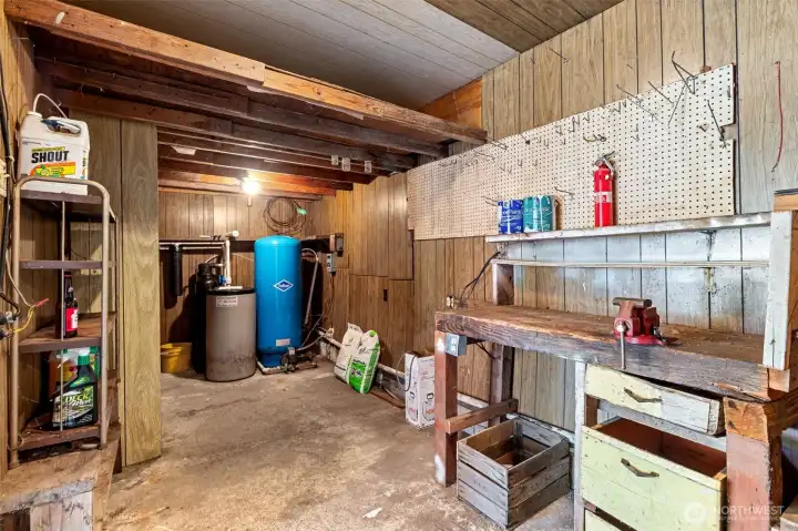 Room in Carport