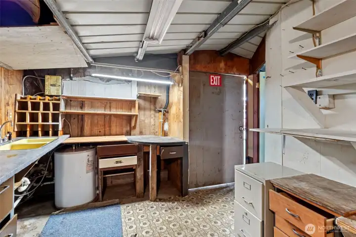 Room in Carport
