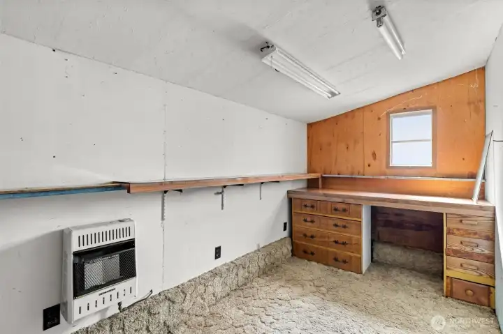 Room in Carport