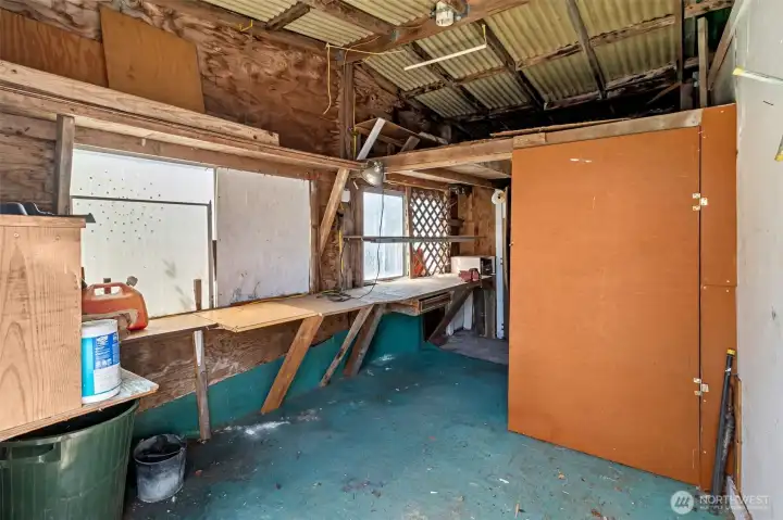 Room in Carport