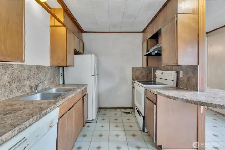 Efficient layout with plenty of storage options.