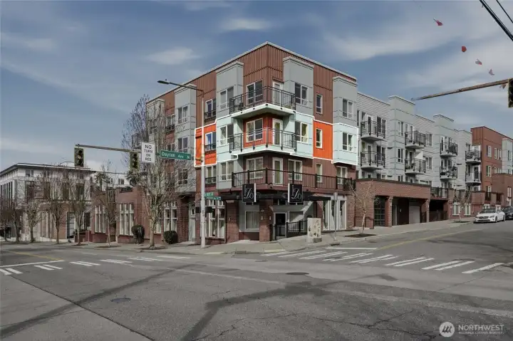 Large corner unit highlighted above.