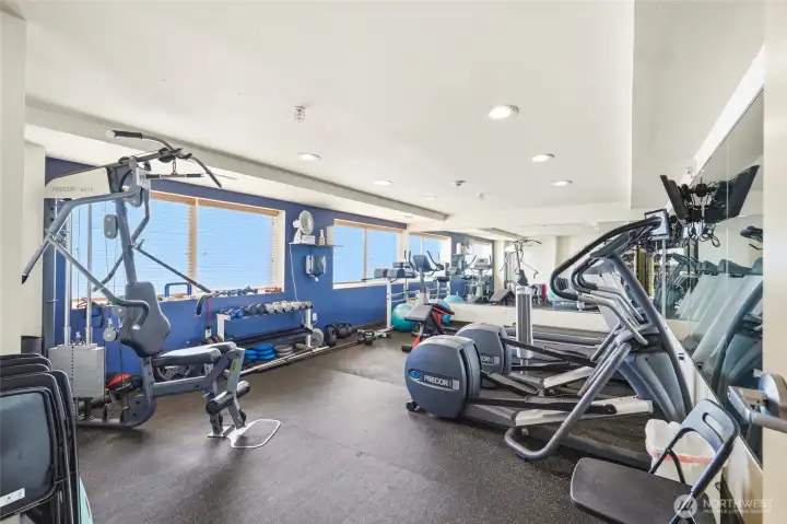 This modern building delivers a full suite of amenities that elevate everyday living. Stay active in the well-equipped fitness center.