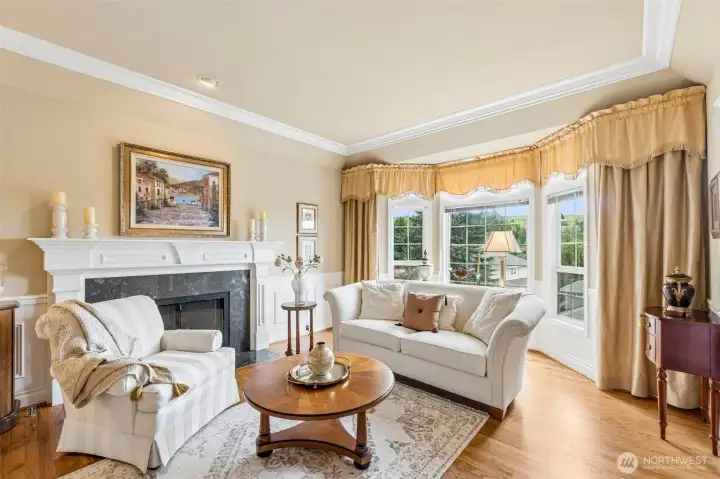 Bay window in family room looks over the neighbourhood onto Newport Golf Course