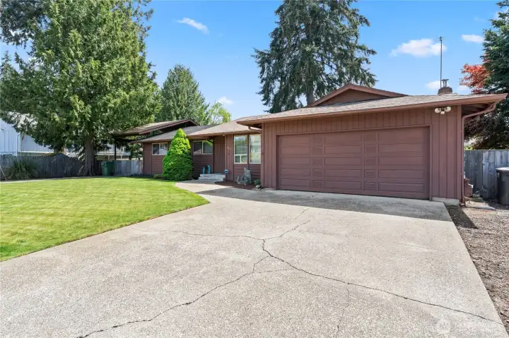 Amazing 2 car garage - and bonus extra uncovered parking too.