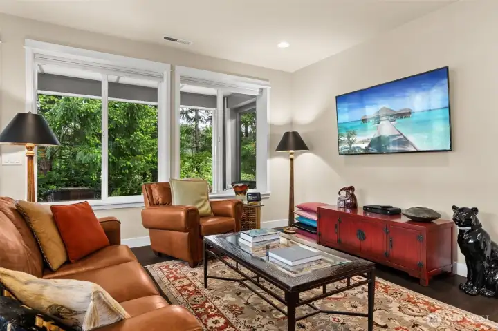 9 foot ceilings throughout